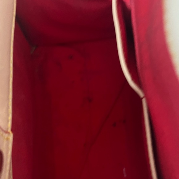 Dooney and Bourke handbag in neutral colors of white and beige - Picture 4 of 8